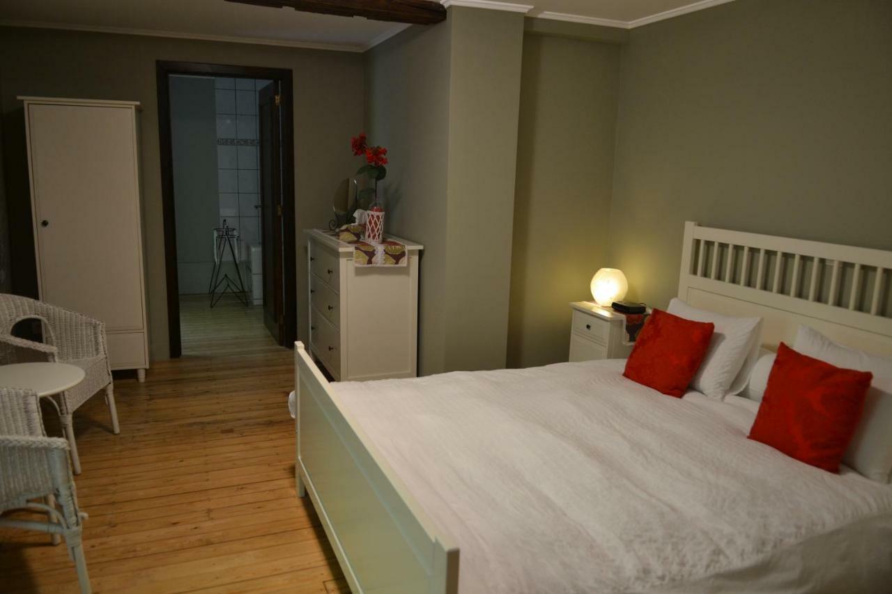 Auberge De Bouvignes Динант Екстериор снимка